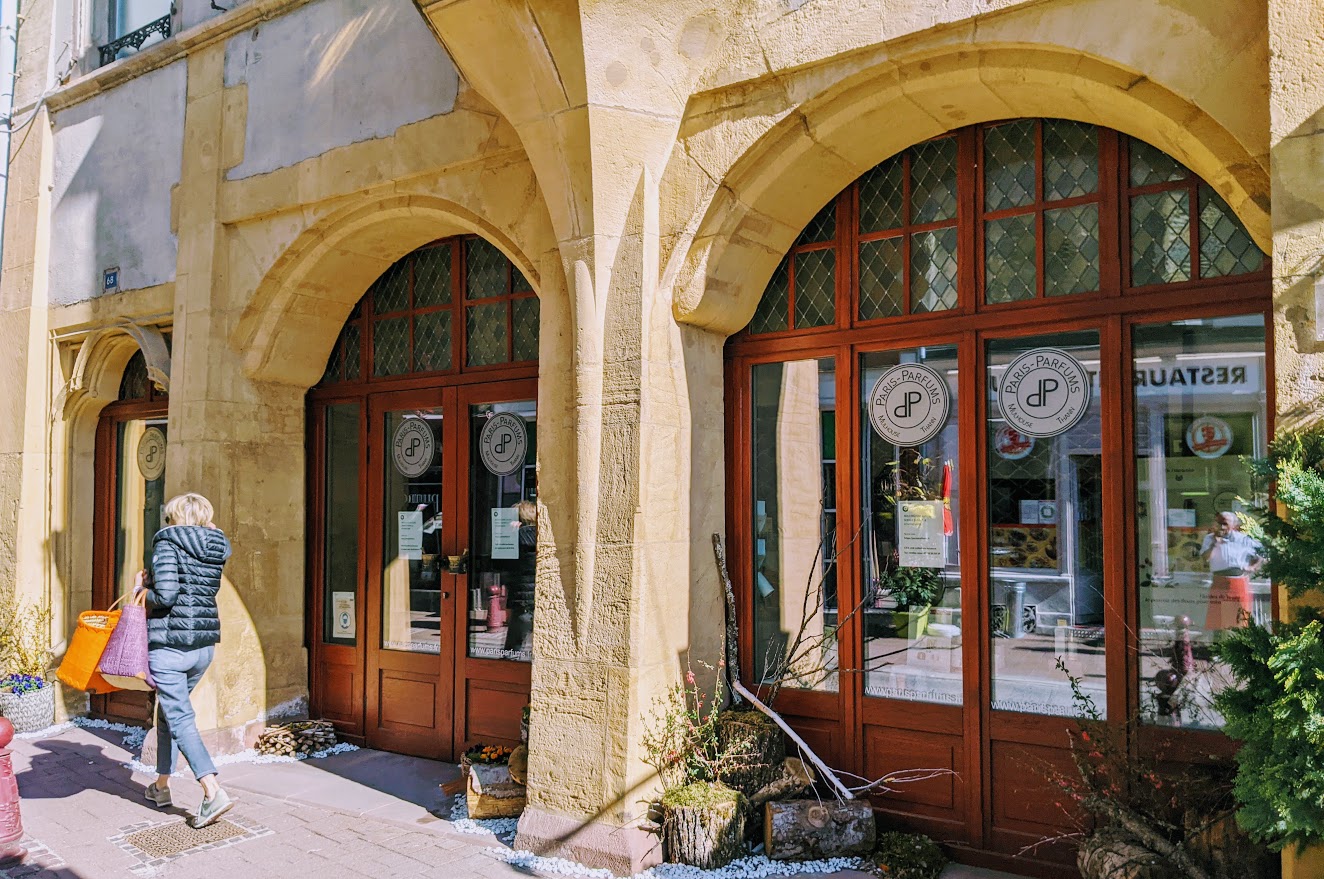 thann-commerce-parfumerie-institut de beauté-parfum rare-paris parfums-1